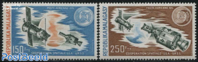 USA-USSR space flight 2v
